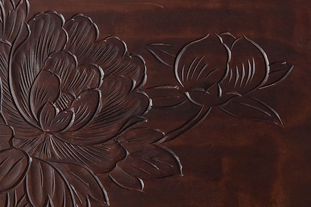 アンティーク雑貨　古民具・骨董　牡丹の彫刻がすてきな花台(飾り台)