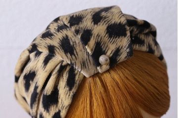 アンティーク雑貨　レトロ　赤いコートがかわらしい文化人形(置物、ディスプレイ雑貨)