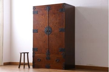中古　伝統工芸　岩谷堂箪笥　上質なワードローブ(洋服タンス、洋服箪笥)(定価60万円)