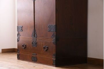中古　伝統工芸　岩谷堂箪笥　上質なワードローブ(洋服タンス、洋服箪笥)(定価60万円)