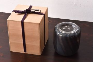 アンティーク雑貨　由水常雄　滑らかな色と質感が美しい　銀燿ガラス水指(埋木)