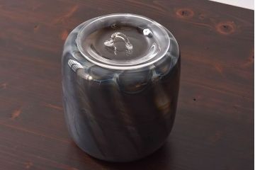 アンティーク雑貨　由水常雄　滑らかな色と質感が美しい　銀燿ガラス水指(埋木)