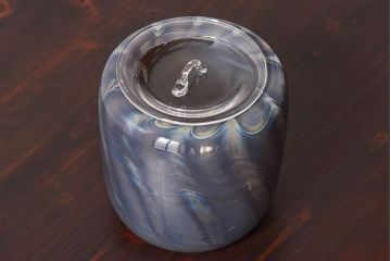 アンティーク雑貨　由水常雄　滑らかな色と質感が美しい　銀燿ガラス水指(埋木)