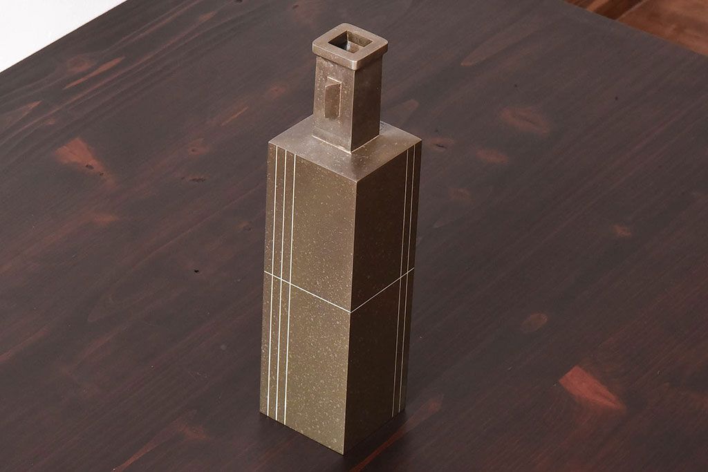 アンティーク雑貨　【H様ご成約済み・ご決済用】蓮田修吾郎　朧銀　一輪生　スタイリッシュなデザインの花瓶(文化勲章、受章)