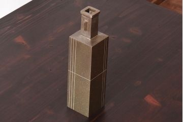 アンティーク雑貨　【H様ご成約済み・ご決済用】蓮田修吾郎　朧銀　一輪生　スタイリッシュなデザインの花瓶(文化勲章、受章)