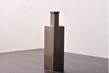 アンティーク雑貨　【H様ご成約済み・ご決済用】蓮田修吾郎　朧銀　一輪生　スタイリッシュなデザインの花瓶(文化勲章、受章)