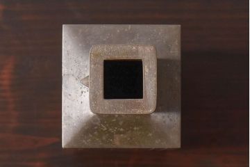 アンティーク雑貨　【H様ご成約済み・ご決済用】蓮田修吾郎　朧銀　一輪生　スタイリッシュなデザインの花瓶(文化勲章、受章)