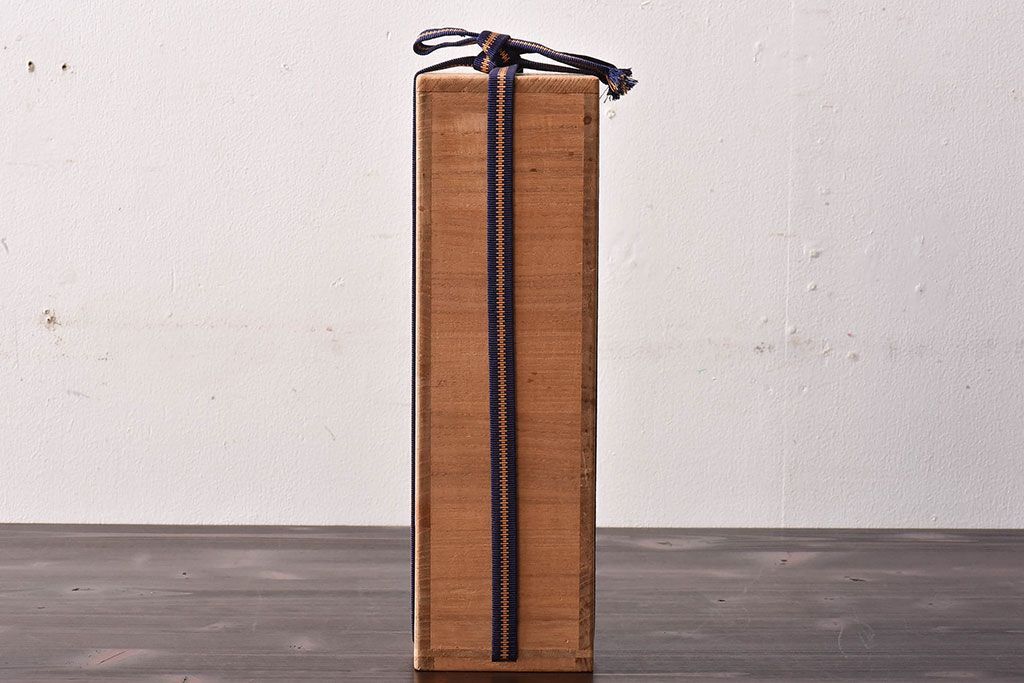 アンティーク雑貨　【H様ご成約済み・ご決済用】蓮田修吾郎　朧銀　一輪生　スタイリッシュなデザインの花瓶(文化勲章、受章)