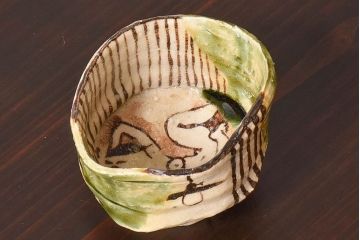 アンティーク雑貨　骨董　鈴木五郎　絵織部　ぐいのみ(ぐい呑み)・箱付き