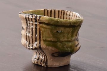 アンティーク雑貨　骨董　鈴木五郎　絵織部　ぐいのみ(ぐい呑み)・箱付き