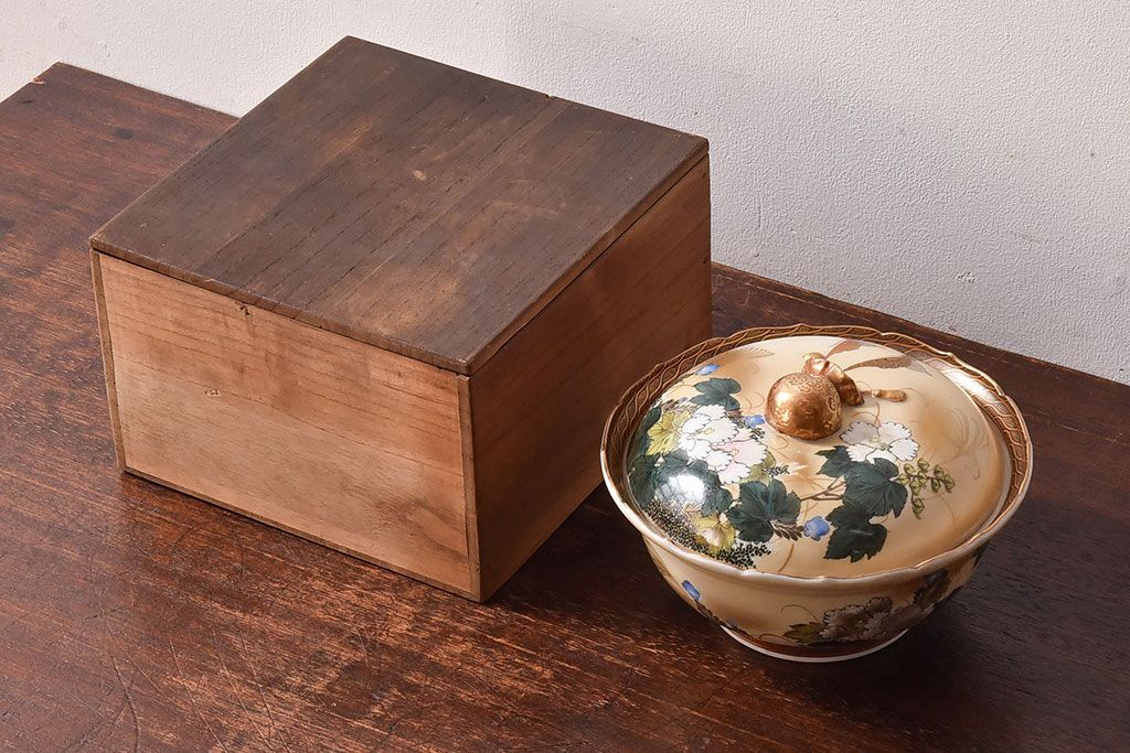 明治骨董鉢 古い重高台の菓子鉢 九谷銘　綺麗な　金彩錦　鶴と松絵　美術 送料無料 明治骨董鉢 古い重高台の菓子鉢 九谷銘 綺麗な 金彩錦 鶴