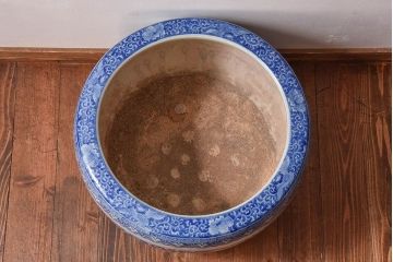 アンティーク雑貨　和製アンティーク　梅の花が愛らしい瀬戸火鉢(鉢カバー)