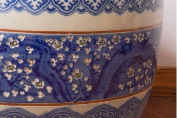 アンティーク雑貨　和製アンティーク　梅の花が愛らしい瀬戸火鉢(鉢カバー)