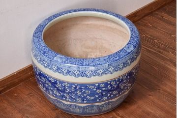 アンティーク雑貨　和製アンティーク　梅の花が愛らしい瀬戸火鉢(鉢カバー)