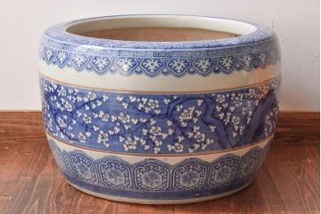 アンティーク雑貨　和製アンティーク　梅の花が愛らしい瀬戸火鉢(鉢カバー)