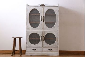 アンティーク家具　シャビーなペイントが味わい深い丸窓のアンティークブックケース(本箱、収納棚)