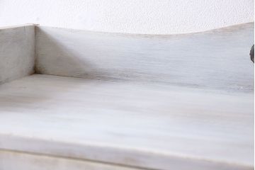 アンティーク家具　シャビーなペイントが味わい深い丸窓のアンティークブックケース(本箱、収納棚)