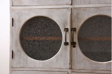 アンティーク家具　シャビーなペイントが味わい深い丸窓のアンティークブックケース(本箱、収納棚)