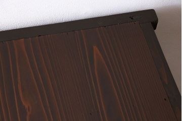 アンティーク家具　和製アンティーク　前面ケヤキ材　杢目が存在感を放つ脚付きキャビネット(収納棚)