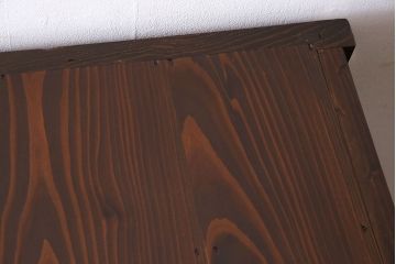 アンティーク家具　和製アンティーク　前面ケヤキ材　結霜ガラスがおしゃれな脚付きキャビネット(収納棚)