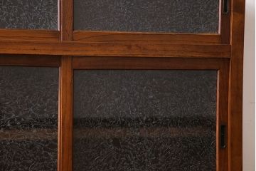 アンティーク家具　和製アンティーク　前面ケヤキ材　結霜ガラスがおしゃれな脚付きキャビネット(収納棚)