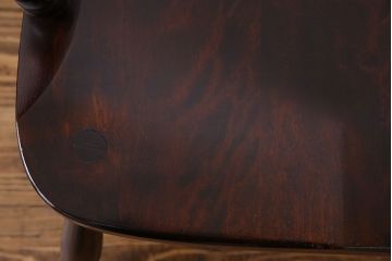 中古　北海道民芸家具　絶版品　シックで品のあるデザインのアームチェア(椅子、ダイニングチェア)