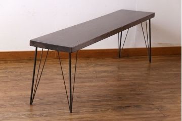 レトロ家具　昭和レトロ　天板一枚板　木の質感が味わい深い朴の木の鉄脚テーブル(飾り台)
