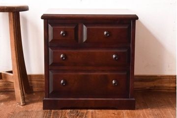 中古　北海道民芸家具　絶版品　赤みがかった色合いが魅力的な小引き出し(整理箱、チェスト)(1)