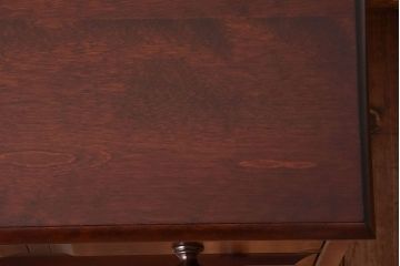 中古　北海道民芸家具　絶版品　赤みがかった色合いが魅力的な小引き出し(整理箱、チェスト)(1)