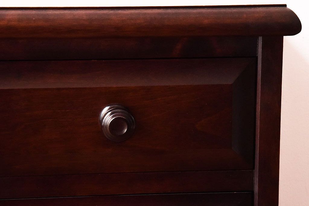 中古　北海道民芸家具　絶版品　赤みがかった色合いが魅力的な小引き出し(整理箱、チェスト)(1)