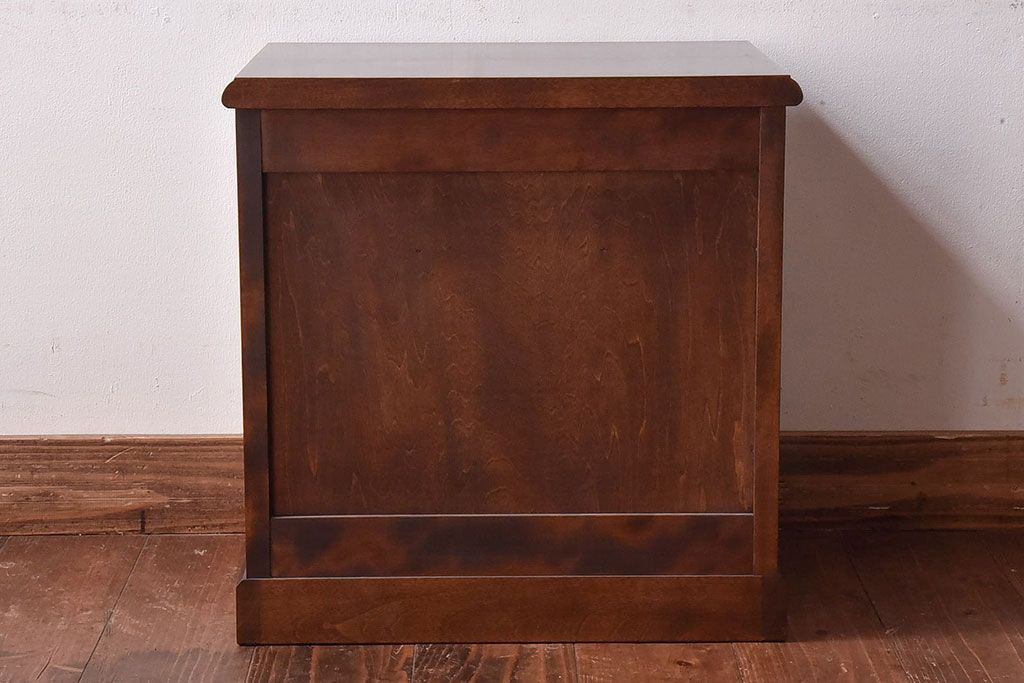 中古　北海道民芸家具　絶版品　赤みがかった色合いが魅力的な小引き出し(整理箱、チェスト)(1)