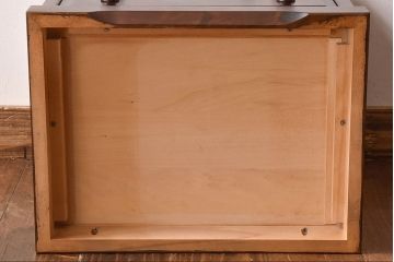 中古　北海道民芸家具　絶版品　赤みがかった色合いが魅力的な小引き出し(整理箱、チェスト)(1)