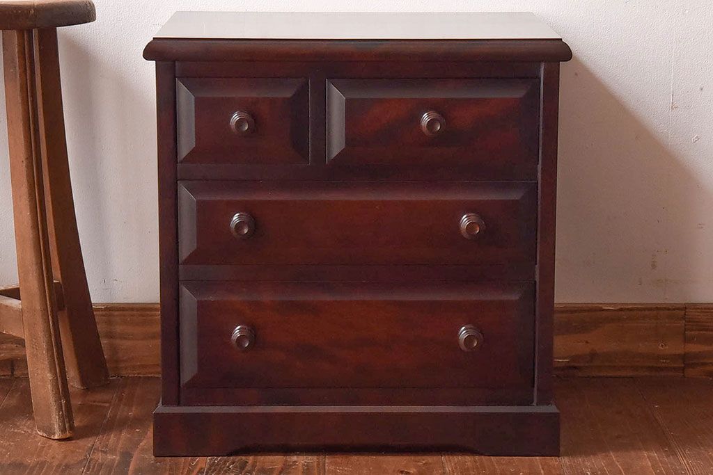 中古　北海道民芸家具　絶版品　赤みがかった色合いが魅力的な小引き出し(整理箱、チェスト)(2)