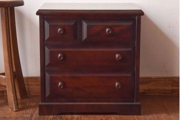 中古　北海道民芸家具　絶版品　赤みがかった色合いが魅力的な小引き出し(整理箱、チェスト)(2)