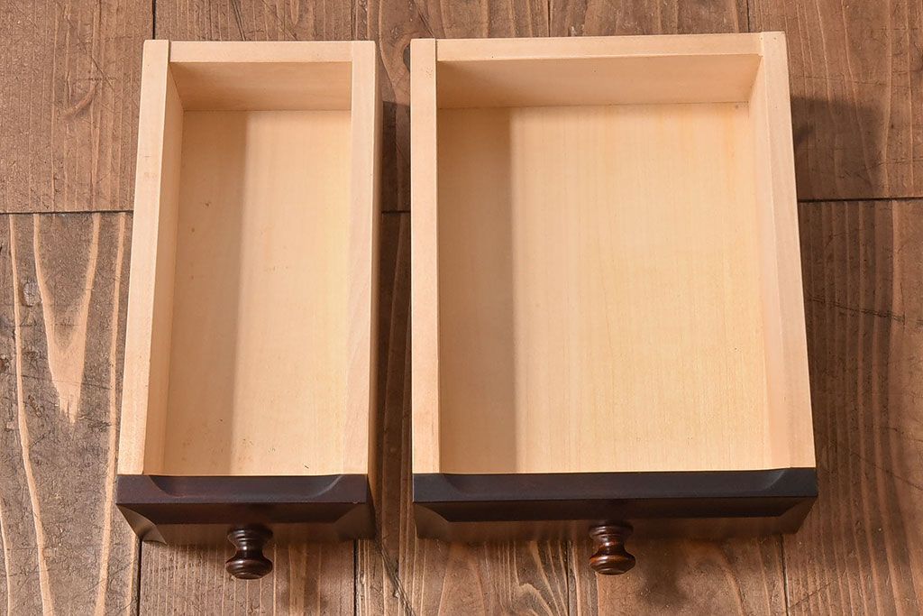 中古　北海道民芸家具　絶版品　赤みがかった色合いが魅力的な小引き出し(整理箱、チェスト)(2)