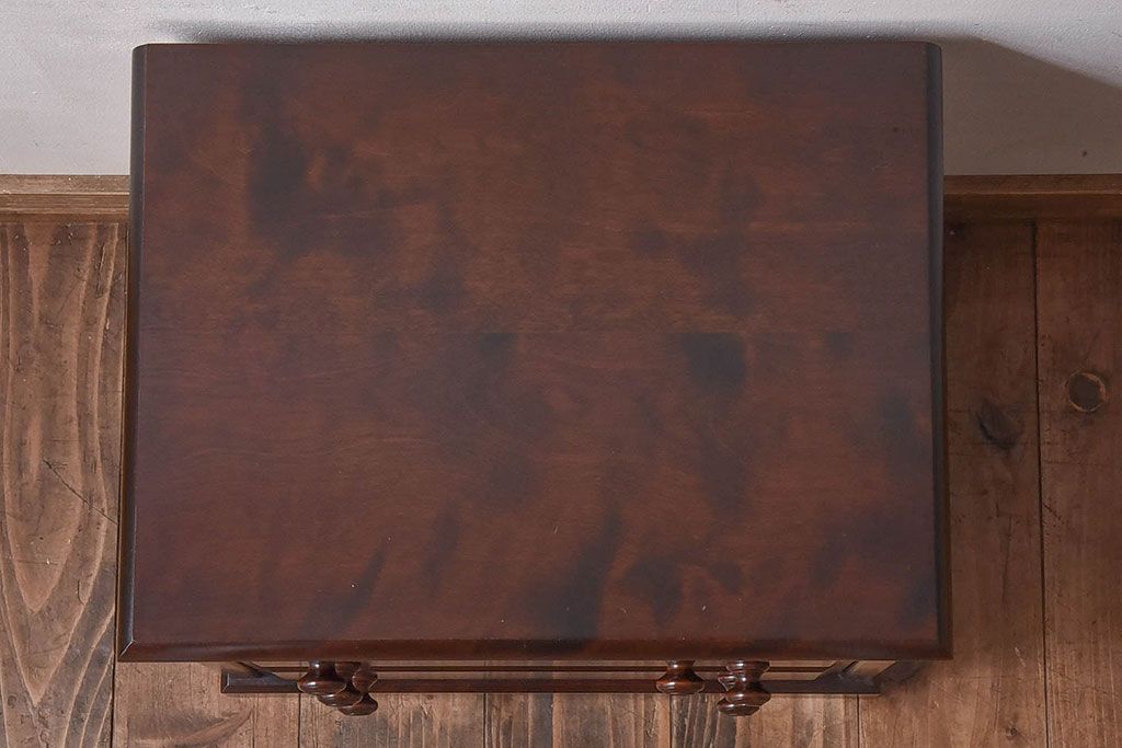 中古　北海道民芸家具　絶版品　赤みがかった色合いが魅力的な小引き出し(整理箱、チェスト)(2)