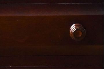 中古　北海道民芸家具　絶版品　赤みがかった色合いが魅力的な小引き出し(整理箱、チェスト)(2)