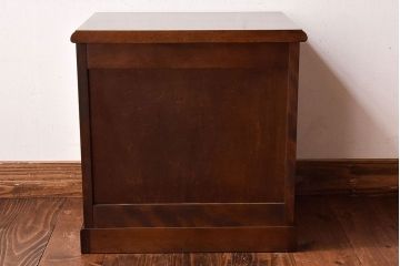 中古　北海道民芸家具　絶版品　赤みがかった色合いが魅力的な小引き出し(整理箱、チェスト)(2)