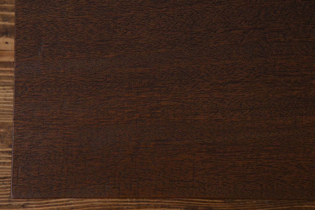 アンティーク家具　和製アンティーク　古い木の鉄脚ローテーブル(飾り台、テレビ台)(1)