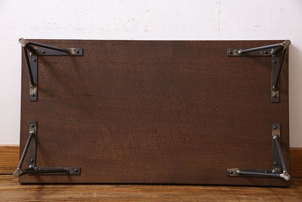 アンティーク家具　和製アンティーク　古い木の鉄脚ローテーブル(飾り台、テレビ台)(1)