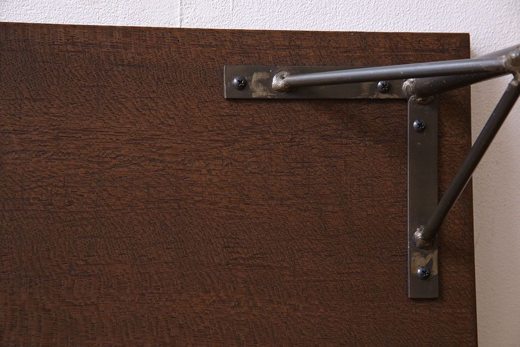 アンティーク家具　和製アンティーク　古い木の鉄脚ローテーブル(飾り台、テレビ台)(1)