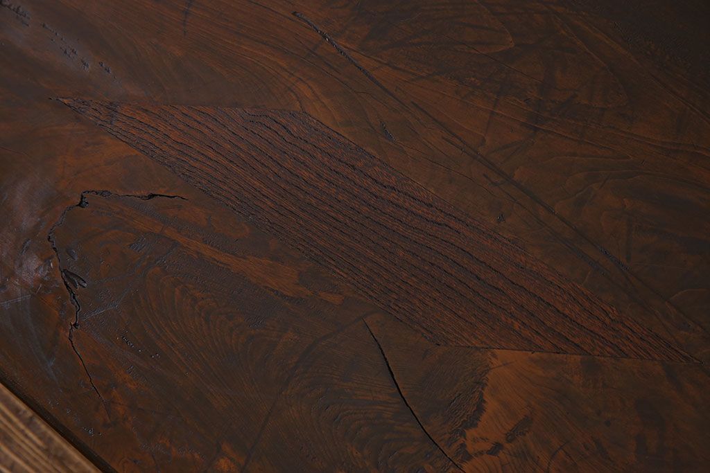 アンティーク雑貨　和製アンティーク　古い木の鉄脚ローテーブル(飾り台、テレビ台)(2)