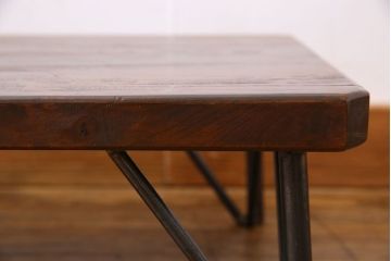 アンティーク雑貨　和製アンティーク　古い木の鉄脚ローテーブル(飾り台、テレビ台)(2)