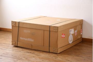 新品未開封　ハーマンミラー社(Herman Miller)　Girard Color wheel Ottoman　円形オットマン・ライトブルー(定価約33万8千円)