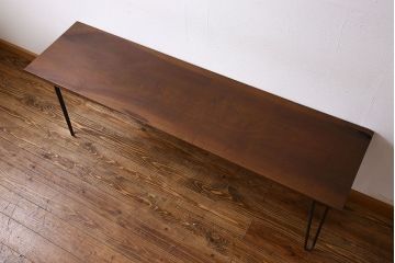 アンティーク家具　和製アンティーク　古い朴ノ木材の鉄脚ローテーブル(飾り台)