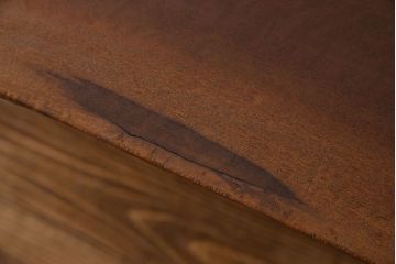 アンティーク家具　和製アンティーク　古い朴ノ木材の鉄脚ローテーブル(飾り台)