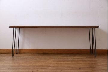 アンティーク家具　和製アンティーク　古い朴ノ木材の鉄脚ローテーブル(飾り台)