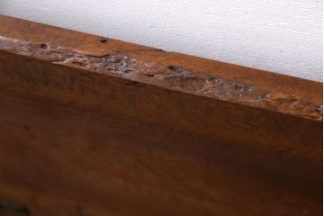 アンティーク家具　和製アンティーク　古い朴ノ木材の鉄脚ローテーブル(飾り台)