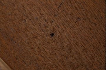 アンティーク家具　和製アンティーク　古いナラ材の鉄脚ローテーブル(飾り台)