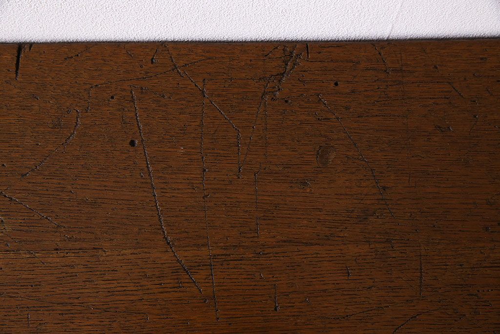 アンティーク家具　和製アンティーク　古いナラ材の鉄脚ローテーブル(飾り台)